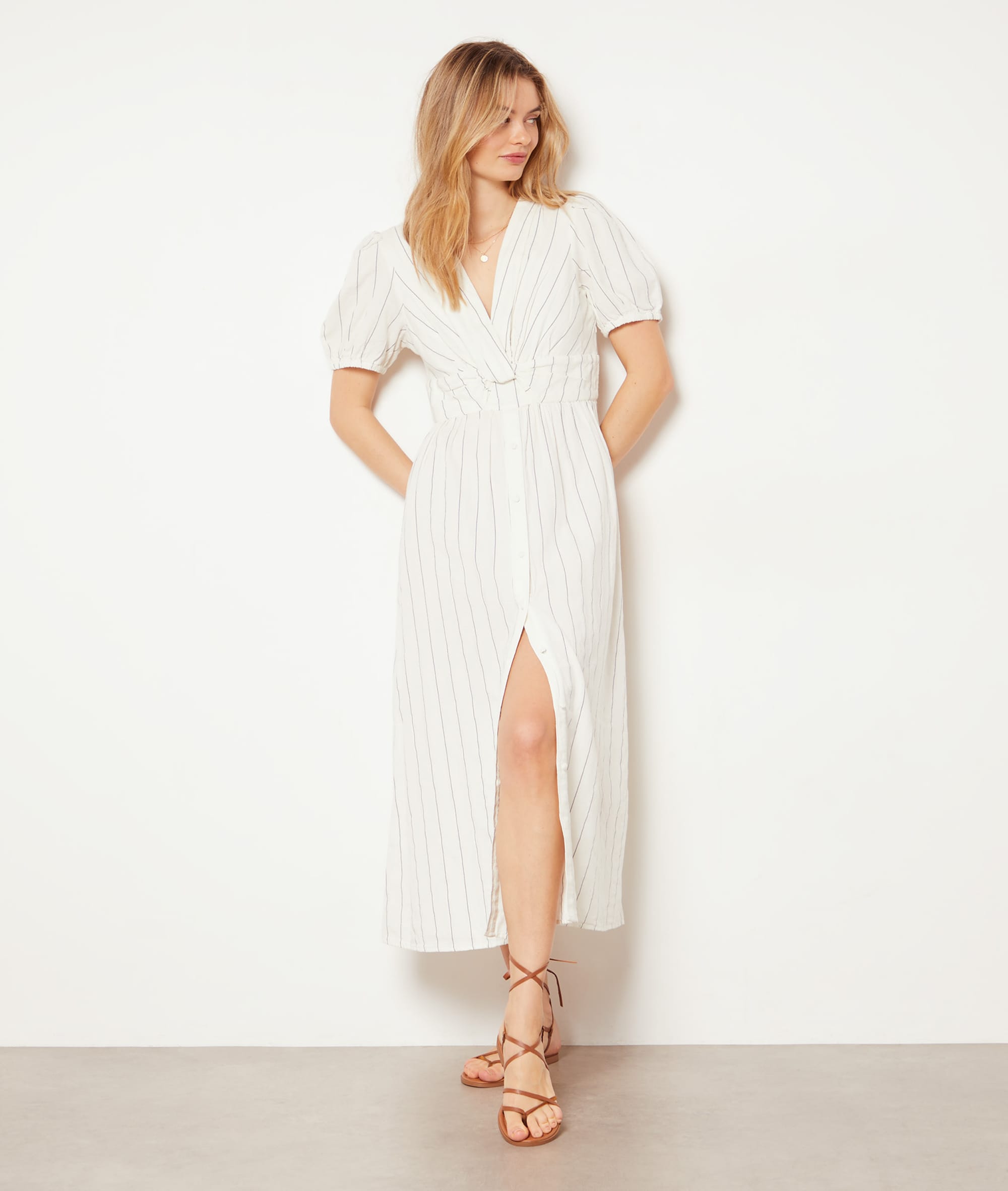 Langes weißes kleid mit ärmeln Clearance